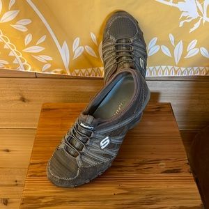 Women’s Skechers sneakers